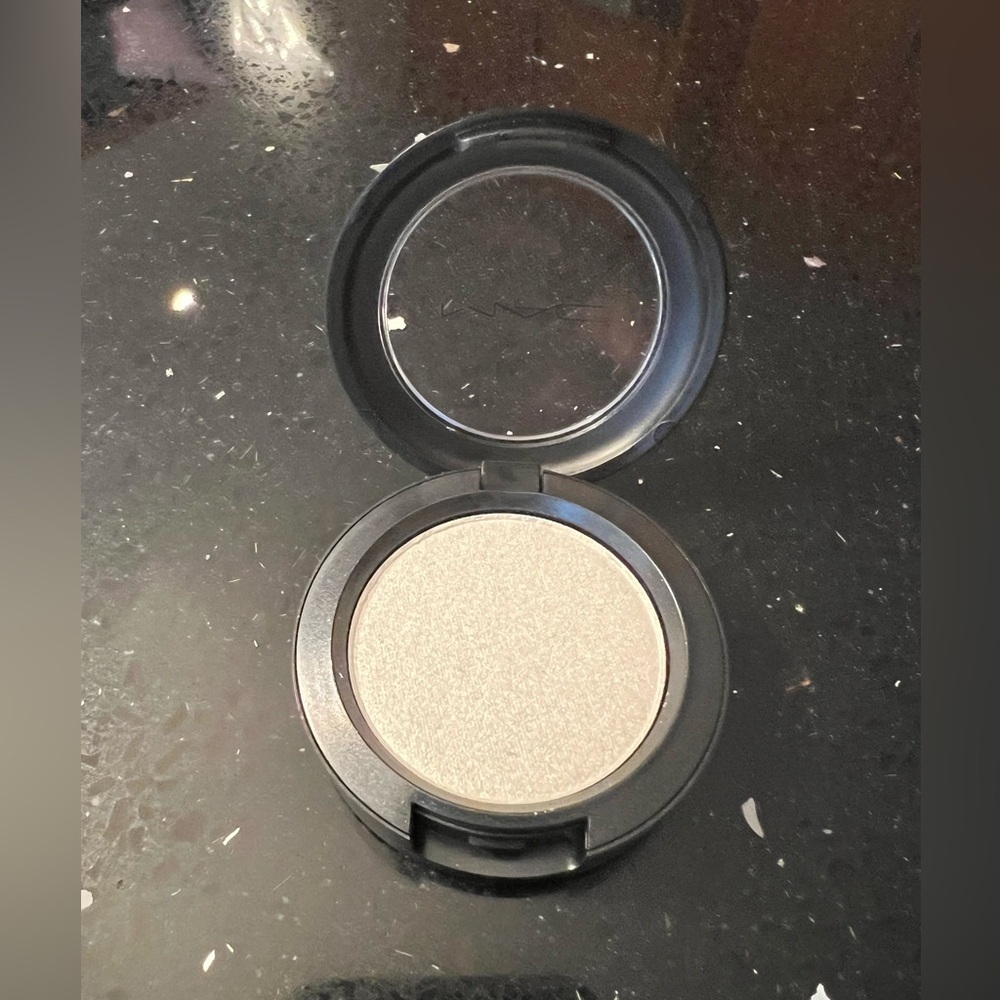 MAC Cosmetics Pressed Pigment - Angelic